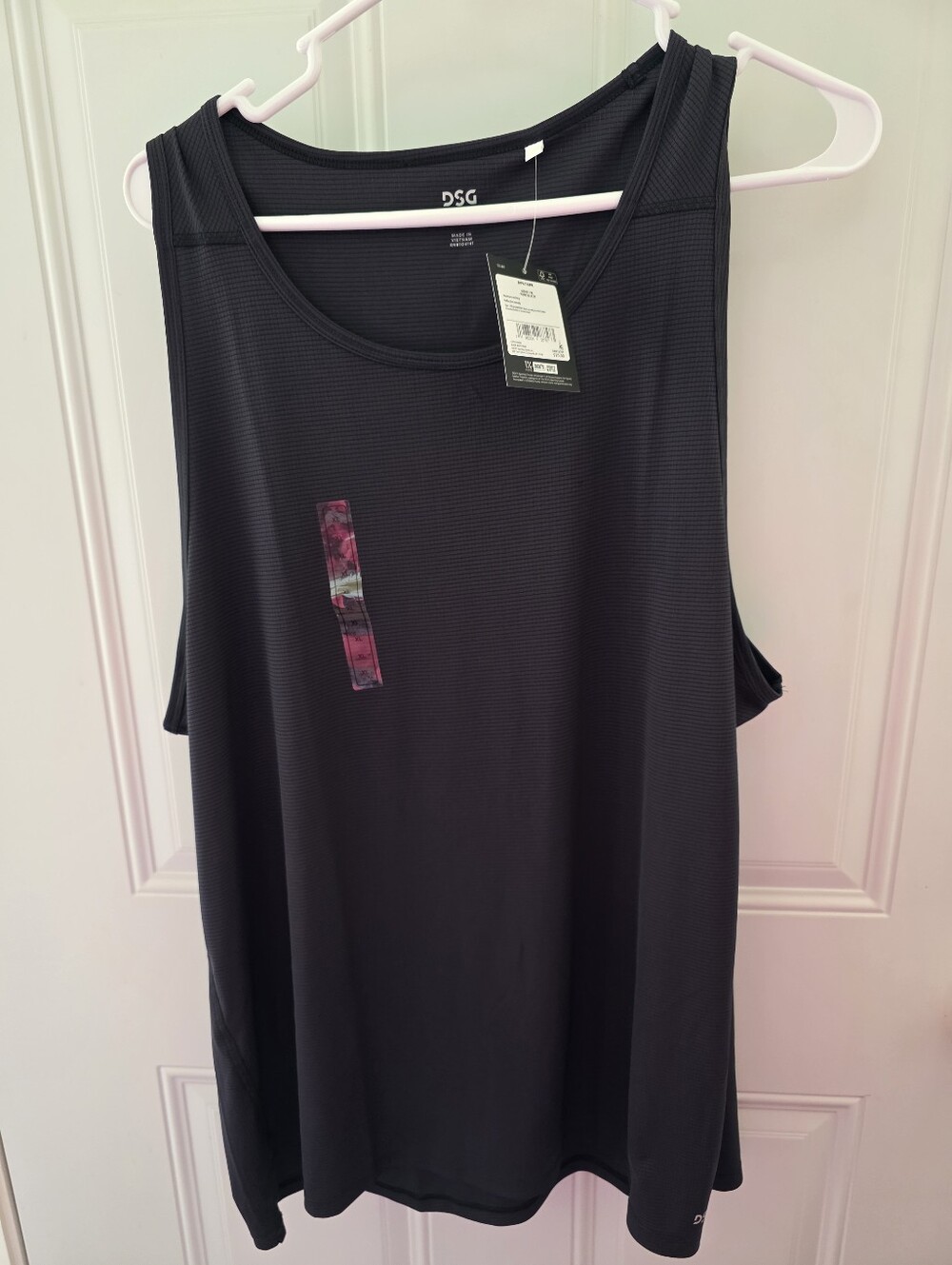 Men's DSG Tank Size XL-New With Tags